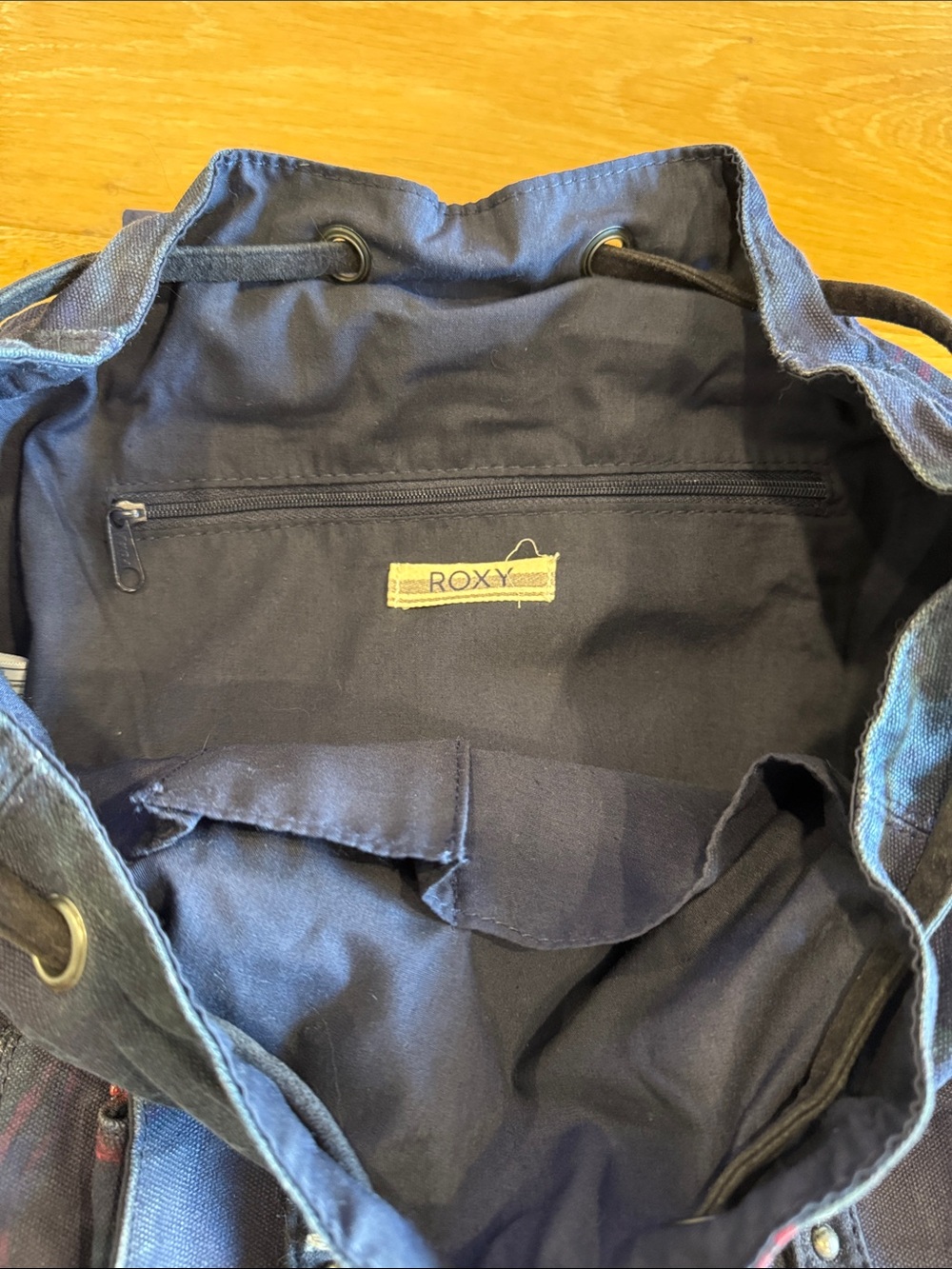 Roxy Drawstring Top Backpack - Picture 4 of 11